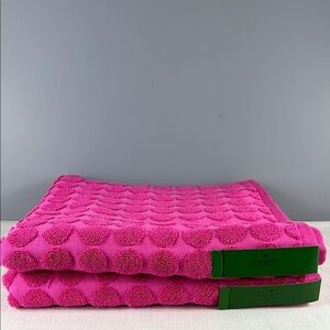 Kate Spade Vibrant Pink Polka Dot Bath Towels 100% Cotton Textured Set of 2 NEW